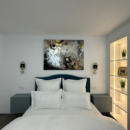 Central Suite Boekarest Buitenkant foto